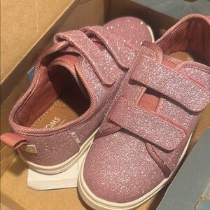 (Tom’s)Glittery Pink Kids Shoes